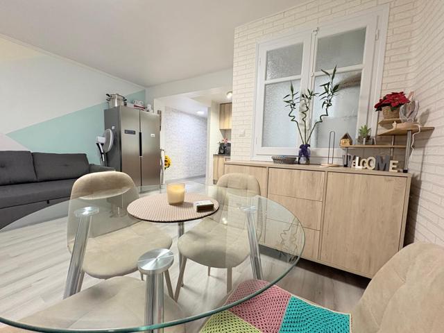 Piso En venta en Natzaret photo 0