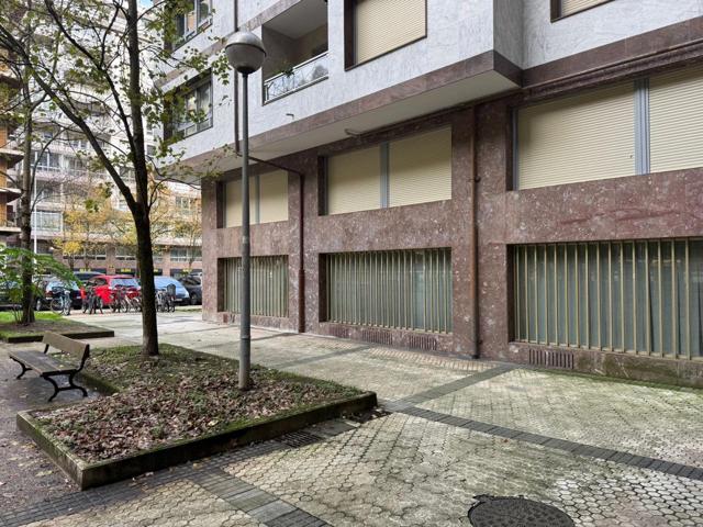 Local En venta en Donostia-San Sebastián photo 0