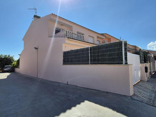 Unifamiliar Pareada En venta en Banyeres del Penedès photo 0