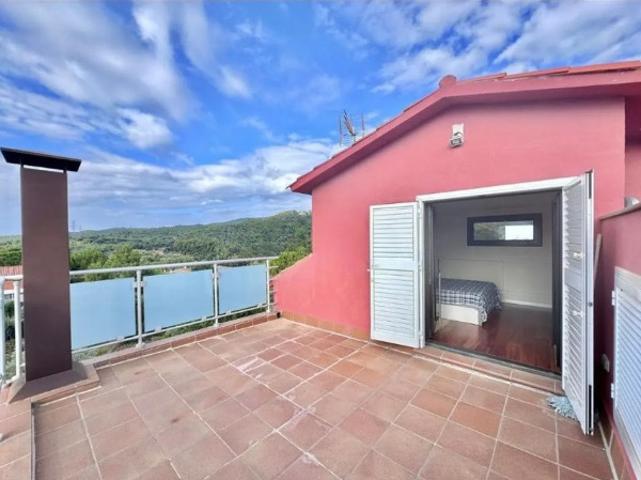 Casa En venta en Castellar del Vallès photo 0
