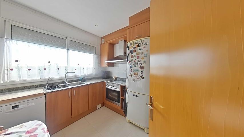 Unifamiliar Pareada En venta en Sabadell photo 0