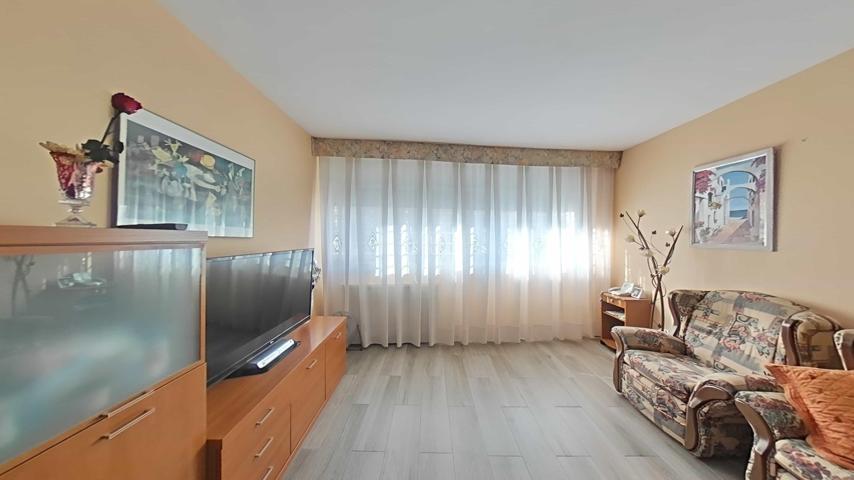 Piso En venta en Castellar del Vallès photo 0