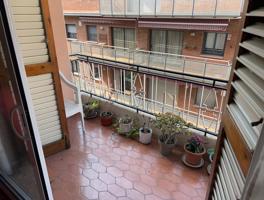 Piso En venta en Hostafrancs photo 0