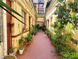 Piso En venta en el Poble Sec photo 0