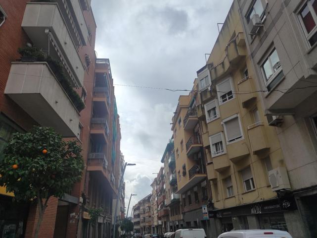 Local En alquiler en Esplugues de Llobregat photo 0