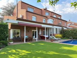 Unifamiliar Pareada En venta en Sant Quirze del Vallès photo 0