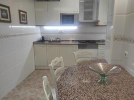 Piso En venta en L'Hospitalet de Llobregat photo 0