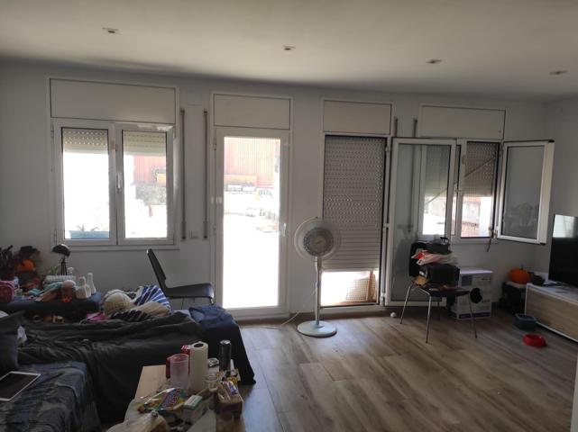 Unifamiliar Pareada En venta en Cornellà de Llobregat photo 0