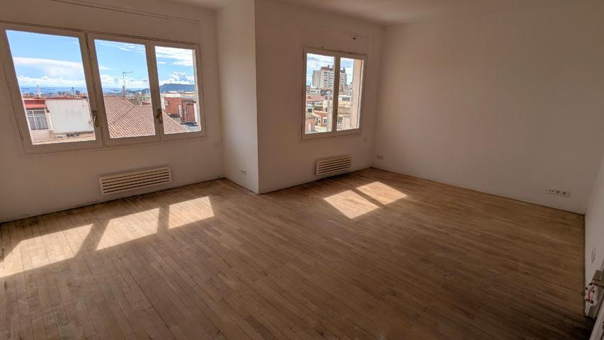 Piso En venta en el Baix Guinardó photo 0