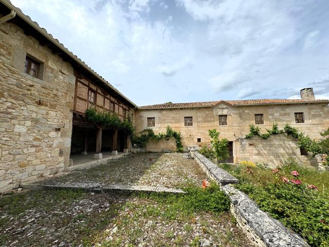 Casa En venta en Villarcayo de Merindad de Castilla la Vieja photo 0