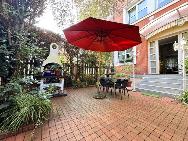 Unifamiliar Pareada En venta en Getxo photo 0