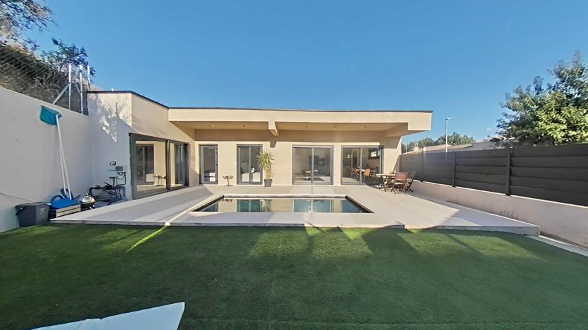Casa En venta en Sant Pere de Riudebitlles photo 0