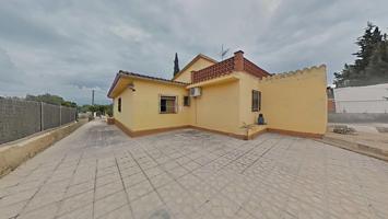 Casa En venta en Avinyonet del Penedès photo 0