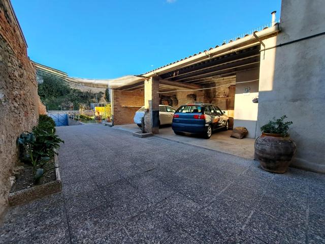 Casa En venta en Olesa de Montserrat photo 0