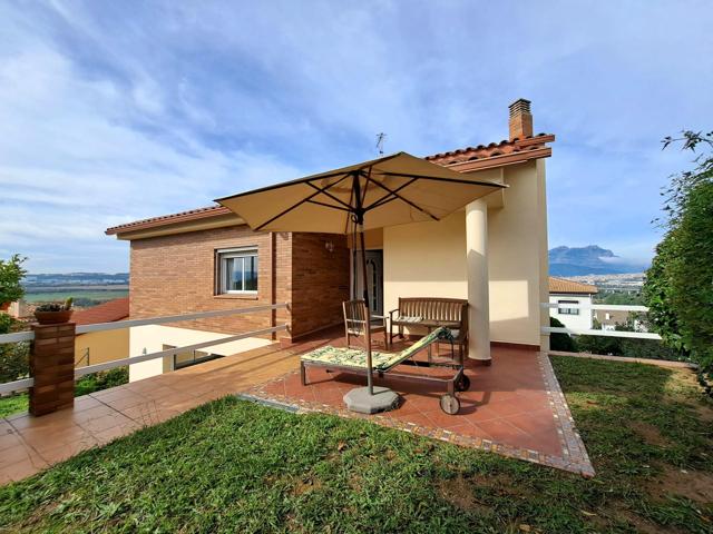 Casa En venta en Abrera photo 0