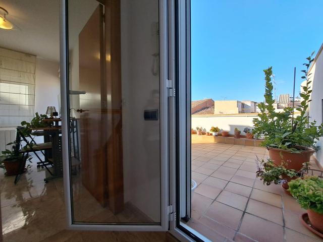 Unifamiliar Pareada En venta en Olesa de Montserrat photo 0