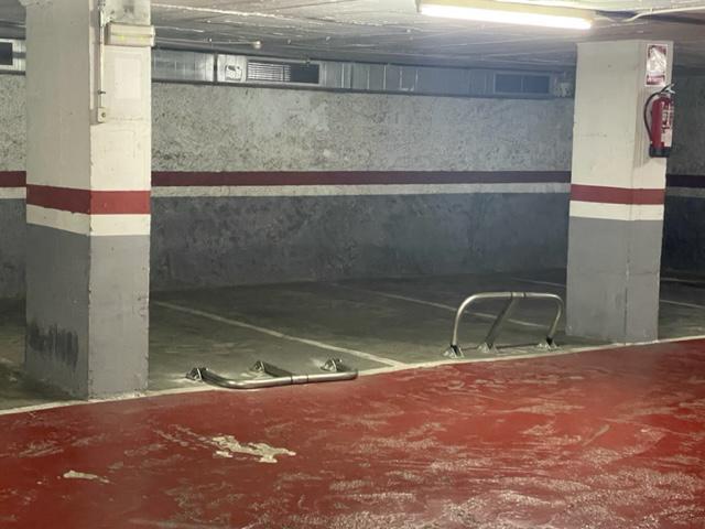 Parking En venta en les Corts photo 0