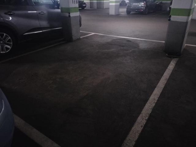 Parking En venta en les Corts photo 0