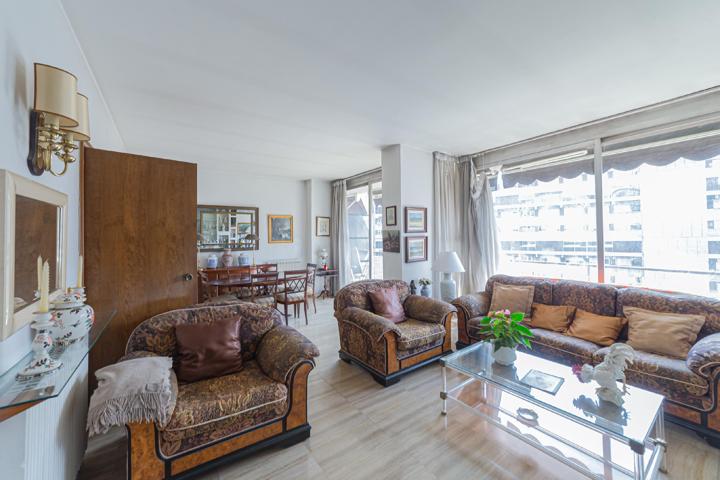 Piso En venta en les Corts photo 0