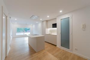 Piso En venta en Sants - Badal photo 0