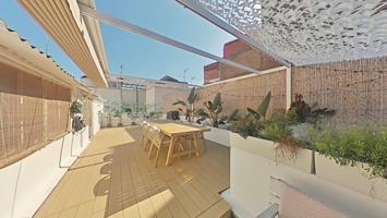 Unifamiliar Pareada En venta en el Guinardó photo 0