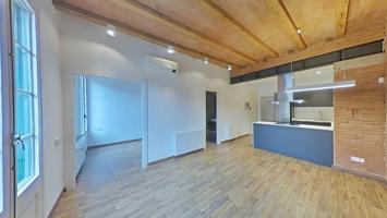 Piso En venta en el Poble Sec photo 0