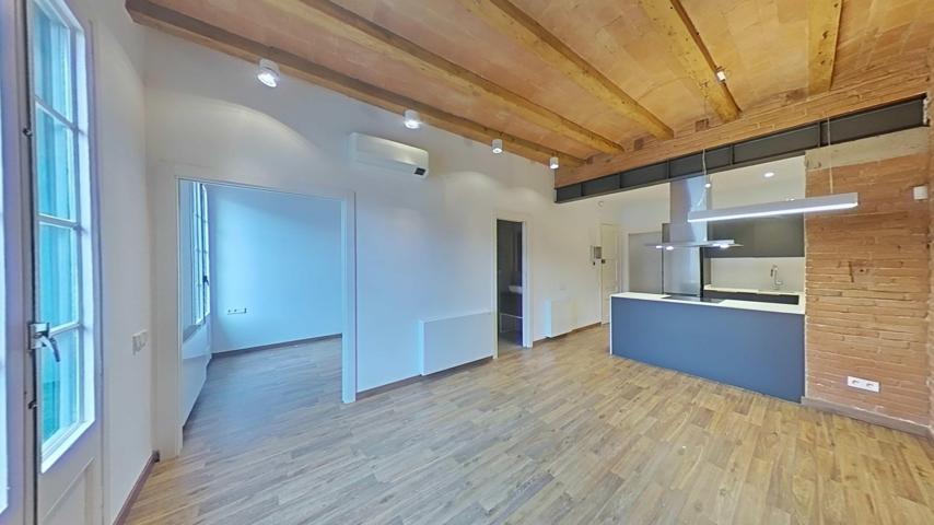 Piso En venta en el Poble Sec photo 0