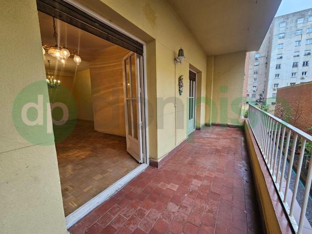 Piso En venta en Universidad photo 0