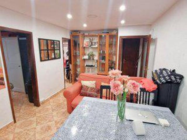 Piso En venta en L'Hospitalet de Llobregat photo 0