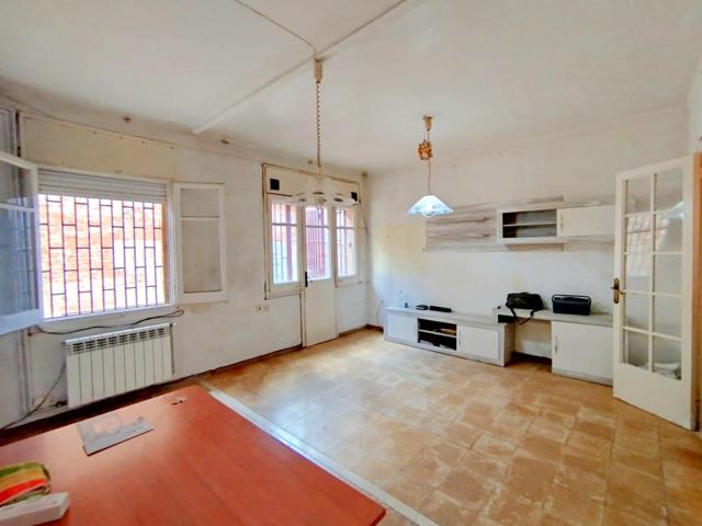 Piso En venta en Sants - Badal photo 0