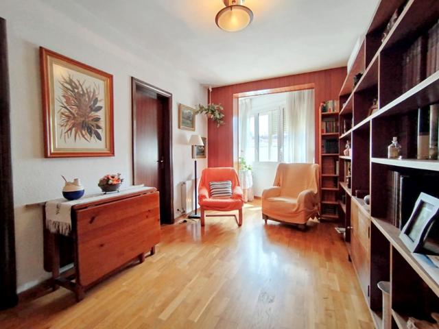 Piso En venta en L'Hospitalet de Llobregat photo 0