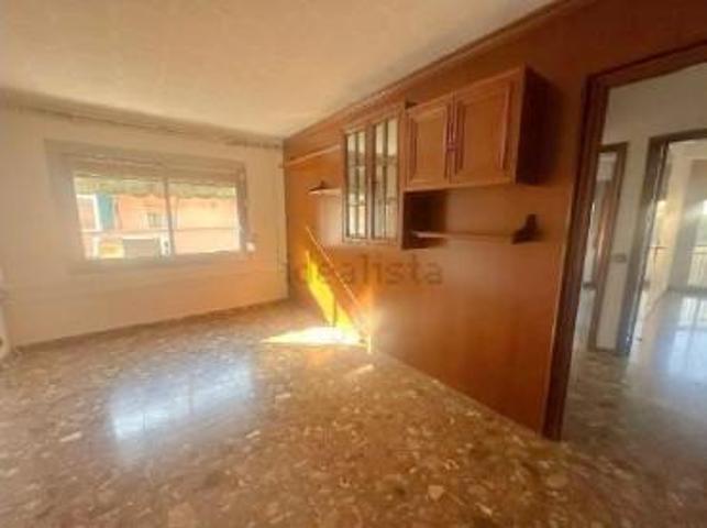 Piso En venta en L'Hospitalet de Llobregat photo 0
