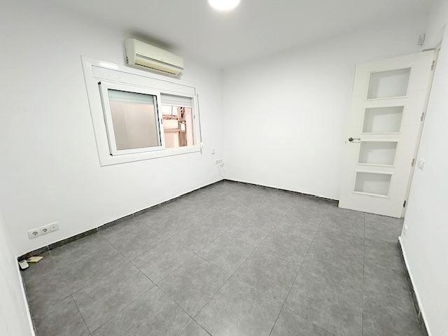 Piso En venta en L'Hospitalet de Llobregat photo 0