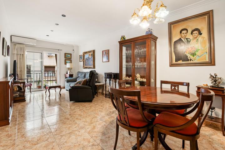 Piso En venta en L'Hospitalet de Llobregat photo 0