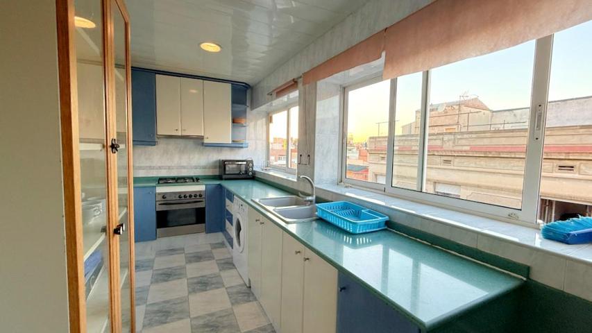 Piso En venta en L'Hospitalet de Llobregat photo 0