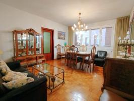 Piso En venta en el Poble Sec photo 0