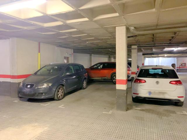Parking En venta en Sant Antoni (Barcelona) photo 0
