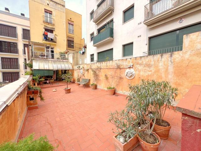 Piso En venta en Sant Pere, Santa Caterina i la Ribera photo 0