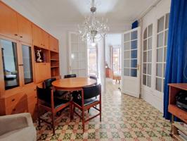 Piso En venta en el Poble Sec photo 0