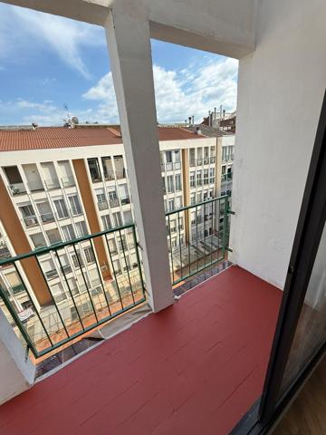 Piso En venta en Sants - Badal photo 0