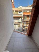 Piso En venta en Sants - Badal photo 0