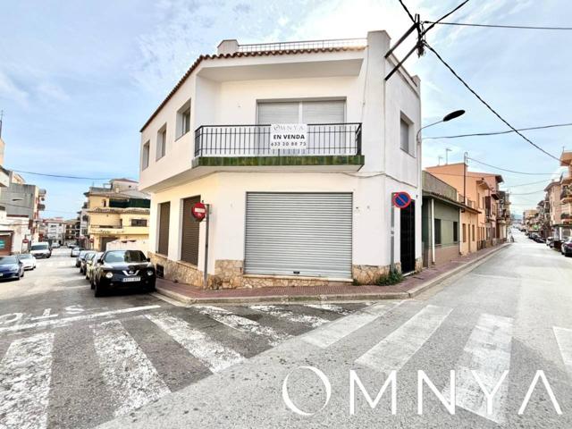 CASA EN VENTA EN SANT FELIU DE GUÍXOLS CON LOCAL Y SÓTANO photo 0
