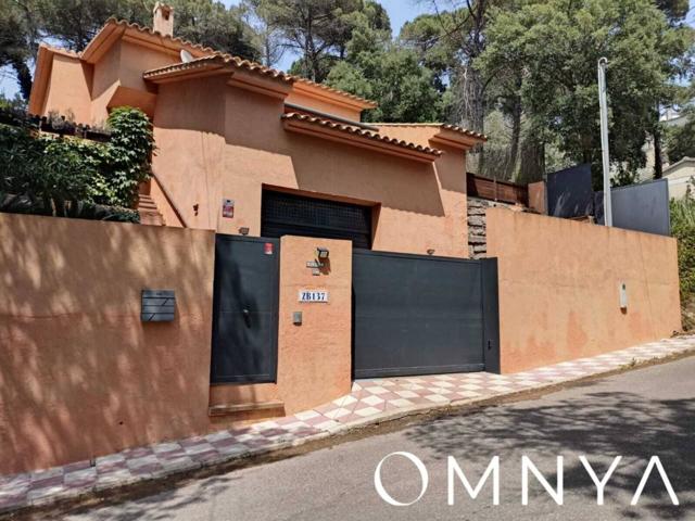Casa en venta en Vidreres photo 0