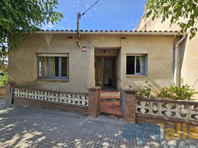 Casa en venta en Caldes de Malavella photo 0