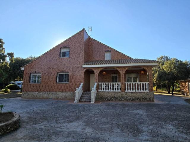 Chalet en venta en Pioz photo 0
