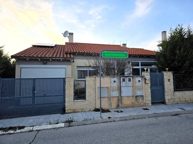 Chalet en venta en Pioz photo 0