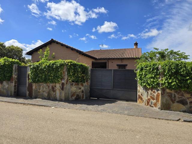 Chalet en venta en Pioz photo 0