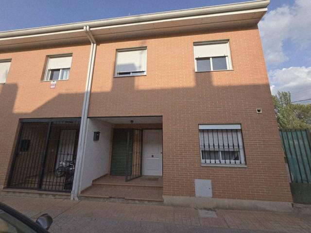 Chalet adosado en venta en Pioz photo 0