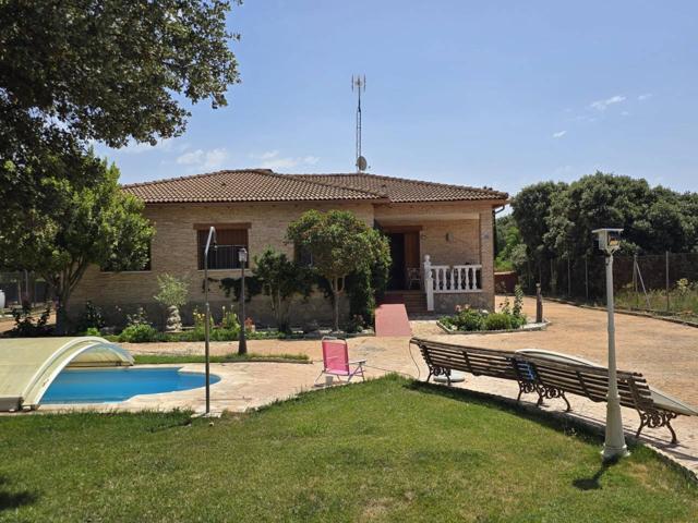 Chalet en venta en Pioz photo 0
