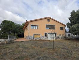 Chalet en venta en Pioz photo 0